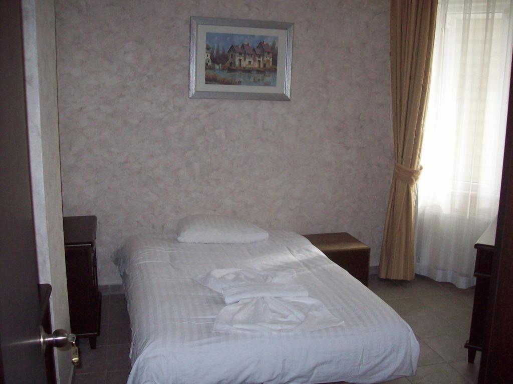 Sweet Home Hotel Side Room photo